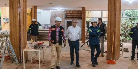 Supervisa Urióstegui rehabilitación de biblioteca en parque Melchor Ocampo