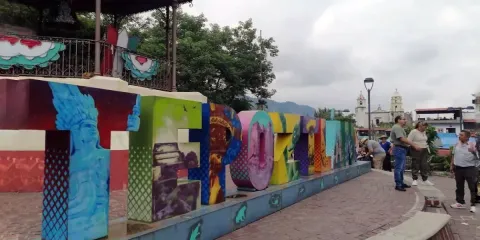 Un juez federal ordenó suspender la elección de bienes comunales en Tepoztlán tras detectar irregularidades en el padrón, donde más del 60% de los comuneros registrados habrían fallecido.