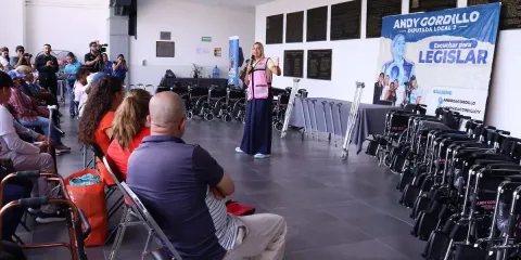 La diputada Andrea Gordillo Vega entregó apoyos a personas con discapacidad desde el Congreso de Morelos.