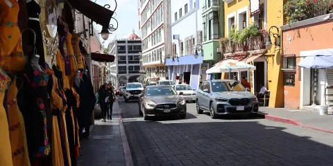Autoridades municipales alertan sobre licencias apócrifas detectadas en Cuernavaca.