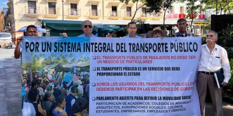 Exigen parlamento abierto para discusión de la ley de movilidad