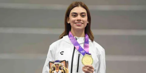 Viaja Zaira Salgado a China