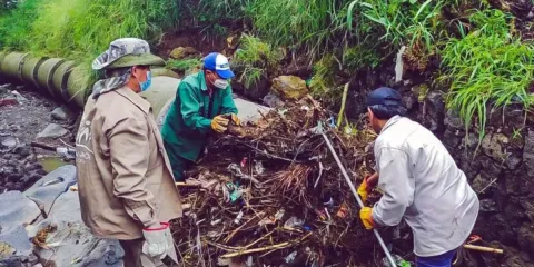 Cuernavaca detecta más de 120 descargas ilegales por kilómetro que contaminan 60 barrancas, informa la Dirección de Desarrollo Sustentable municipal.