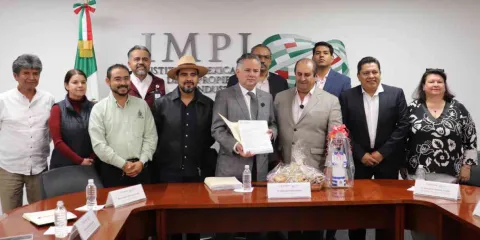 Presenta Morelos, indicación geográfica del traje de chinelo
