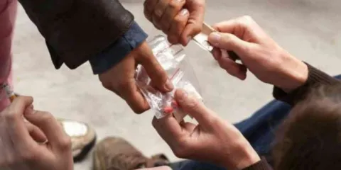 Llama TUJPA a identificar personas que ofrecen drogas a los menores