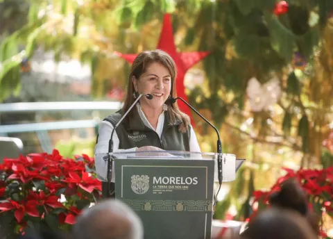 La mandataria realizó la entrega de cheques simbólicos como acto protocolario en el Parque Estatal Barranca Chapultepec de Cuernavaca 