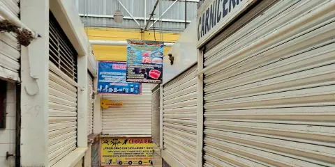 Ventas caen 40% en el Mercado ALM por comercio ambulante; anuncian Tianguis Navideño y piden acelerar entrega de locales remodelados.