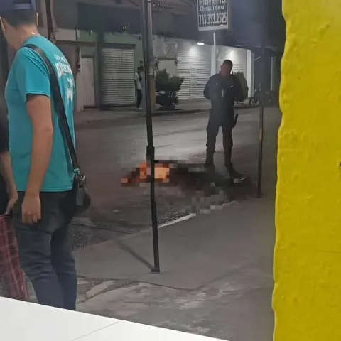 Atacan a balazos a hombre en la avenida Insurgentes de Cuautla; muere en el lugar