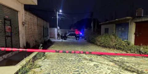 Un cuerpo sin vida fue localizado en la colonia Lázaro Cárdenas durante la madrugada. Autoridades acordonaron la zona e iniciaron una investigación para esclarecer los hechos.