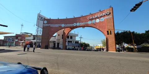 Gobernadora Margarita González Saravia inauguró un arco de seguridad en Casasano, Cuautla, para reforzar la vigilancia y prevenir delitos.