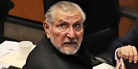 Adán Augusto: Mucho, pero no un cadáver político