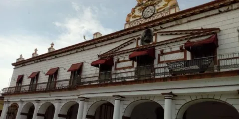Jubilados del Ayuntamiento de Cuautla denuncian descuentos indebidos y retrasos en pagos