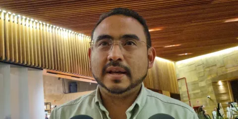 Alcalde de Tepoztlán advierte uso de la fuerza pública para liberar la Plaza Cívica