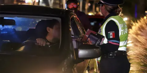 Alcalde de Xoxocotla defendió los operativos de Alcoholímetro en la carretera Alpuyeca-Jojutla y aseguró que se aplican conforme a la ley.