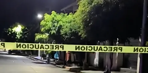Ataque armado en el centro de Cuautla dejó una persona muerta y otra lesionada durante la madrugada; autoridades ya investigan los hechos.