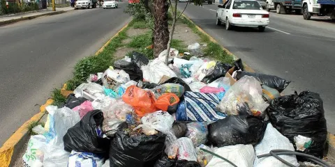 Fiscalía Ambiental de Cuernavaca sancionará a empresas por abandonar residuos en la vía pública