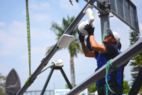 Autoridades detectan grupos que desinstalan cámaras del C4 en Cuernavaca; reforzarán la videovigilancia con mil nuevos dispositivos.