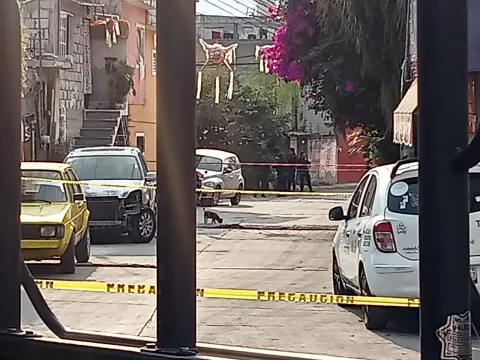 Un hombre resultó gravemente herido tras un ataque armado registrado en la colonia Topazolco, en Cuernavaca; la Fiscalía de Morelos inició una investigación.
