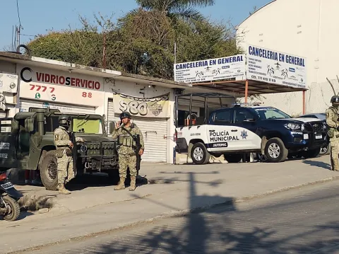 Un hombre fue asesinado a balazos dentro de una cancelería en el poblado de Progreso, Jiutepec; la Fiscalía de Morelos ya investiga el homicidio.