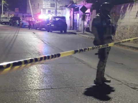 Ejecutan a balazos a Alfonso Moreno Tacuba, excoordinador operativo de la CES, en el par vial Tezontepec de Jiutepec; la Fiscalía de Morelos ya investiga el homicidio.