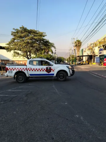 Una fuga de gas en la zona industrial de la colonia Ciudad, en Jiutepec, generó movilización de emergencia y el cierre de la calle 40 Norte. No hubo lesionados.