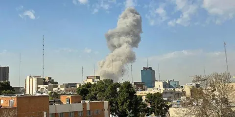 EE.UU. e Israel bombardean Irán: Teherán responde con misiles y crece el riesgo de GUERRA
