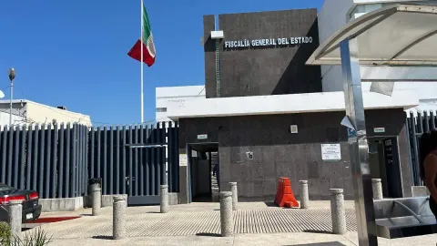 El titular de la SSPC en Morelos reveló que cinco alcaldes están bajo investigación de la FGR por presuntos vínculos con el crimen organizado; advierten tolerancia cero y posibles detenciones.