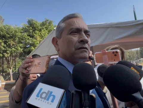 La FGE Morelos confirmó la vinculación a proceso de Marlene “N” por extorsión agravada y la detención de un hombre por tentativa de feminicidio en Cuernavaca.