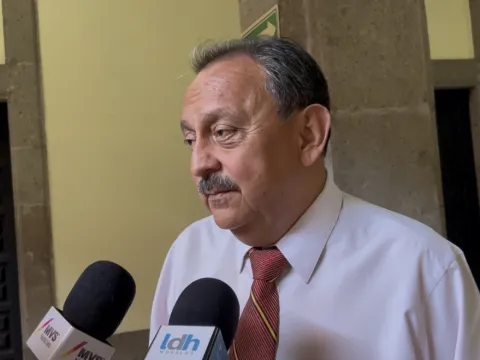 Autoridades estatales dialogaron con ediles de Jojutla y Mazatepec tras cancelar sus carnavales; aseguran que existen condiciones de seguridad para realizarlos.