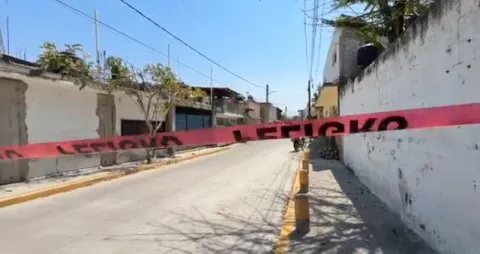Hallan persona sin vida en un domicilio de Galeana, Zacatepec; autoridades investigan causas del fallecimiento y analizan cámaras de videovigilancia.
