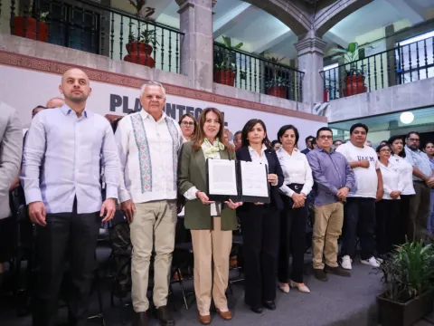 Gobierno de Morelos y UAEM firman acuerdo para implementar el Plan Integral de Seguridad Universitaria en beneficio de estudiantes.