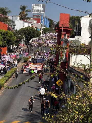 La gobernadora Margarita González Saravia reconoció la participación de colectivas en la marcha del 8M en Cuernavaca y aseguró que hubo saldo blanco pese a algunos daños materiales.
