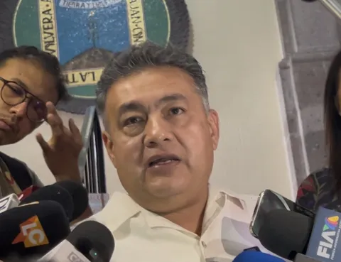  El titular de la SSPC, Miguel Ángel Urrutia, informó que continuarán los operativos “Enjambre” contra funcionarios en Morelos tras detenciones en Amacuzac.