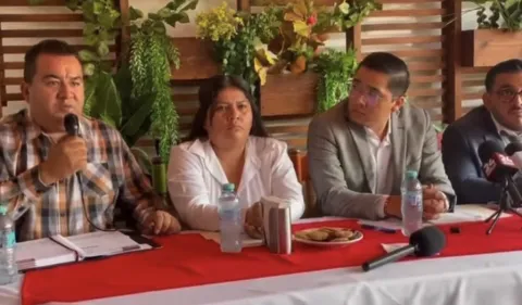 Síndica, regidora y tesorero de Amacuzac denunciaron amenazas del alcalde Noé Reynoso y presuntas irregularidades por 22 mdp.