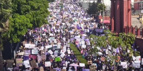 Marchan mujeres en Cuernavaca para exigir justicia por Kimberly y Karol