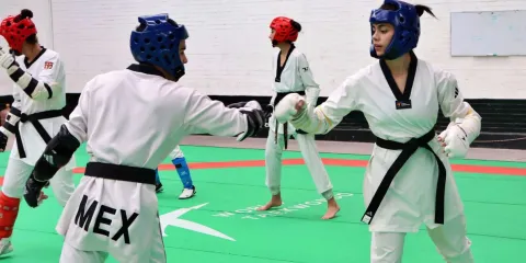 Zaira Salgado Landa, atleta morelense, se prepara con la selección mexicana de taekwondo rumbo a Los Ángeles 2028