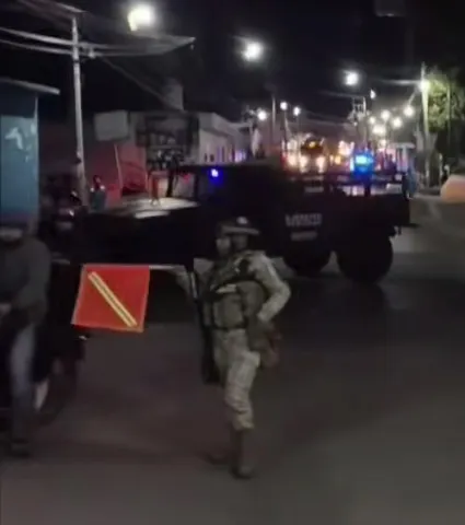 Ataque armado en Axochiapan deja un muerto y dos heridos tras persecución en pleno centro del municipio.
