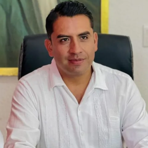 Familiares del exalcalde de Tetela exigen justicia a tres años de su asesinato; denuncian falta de avances.