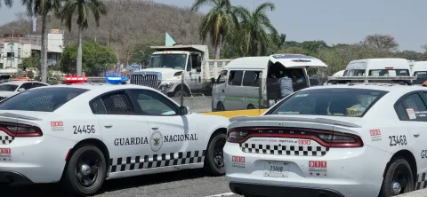 Piperos y transportistas mantienen bloqueos en accesos a Oaxtepec y la autopista La Pera–Cuautla para exigir mayor seguridad.
