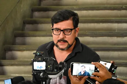 Morelos inicia pruebas con camiones eléctricos en Cuernavaca; evaluarán eficiencia, costos y experiencia de usuarios.