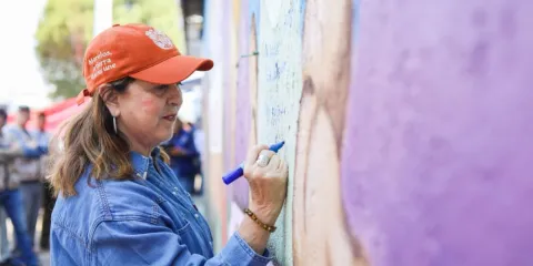 Caravanas del Pueblo llegan a Tres Marías con servicios gratuitos y mural en honor a Zapata