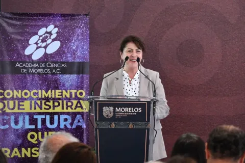 Margarita González Saravia tomó protesta a la nueva Mesa Directiva de la Academia de Ciencias de Morelos.