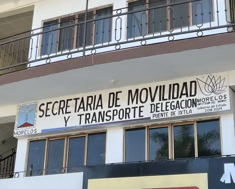  Gobierno de Morelos impulsa campaña de regularización vehicular con descuentos de hasta 75%; buscan que autos con placas foráneas se regularicen.