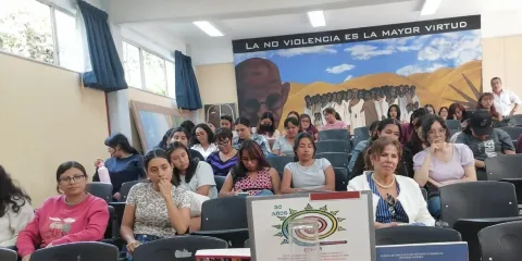 Tomar el cielo por asalto y transformar la realidad.