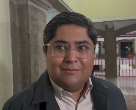 Gobierno de Morelos prepara plataforma digital para transportistas; permitirá consultar pagos, concesiones y trámites en línea a partir de agosto.