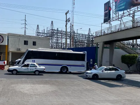 El diputado Sergio Omar Livera Chavarría pidió respetar las manifestaciones de transportistas en Morelos y llamó a privilegiar el diálogo ante la discusión por el aumento a la tarifa del transporte público.
