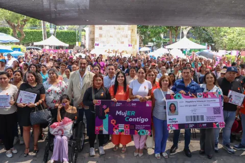 Jiutepec lanza programa “MujER Contigo” para apoyar la economía de mujeres jefas de familia  El Ayuntamiento de Jiutepec y el DIF Municipal pusieron en marcha el programa “MujER Contigo”, una iniciativa enfocada en fortalecer la economía de las mujeres je