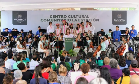 Gobernadora de Morelos en evento de re inauguración
