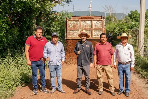 https://morelos.lodehoy.com.mx/municipios/2026/07/21/30938/inician-rehabilitacion-de-caminos-de-saca-en-los-nueve-ejidos-de