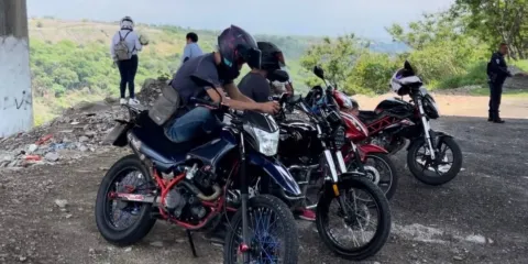 Bikers de Morelos rechazan propuesta de chaleco y casco con matrícula